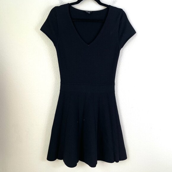 Theory Womens Medium Black Wool Blend Knit Dress Short Sleeve V Neck - Picture 3 of 11